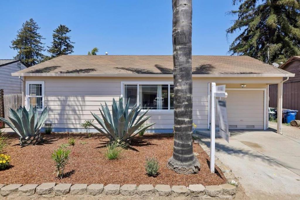 12 Taylor Road Property Photo 2