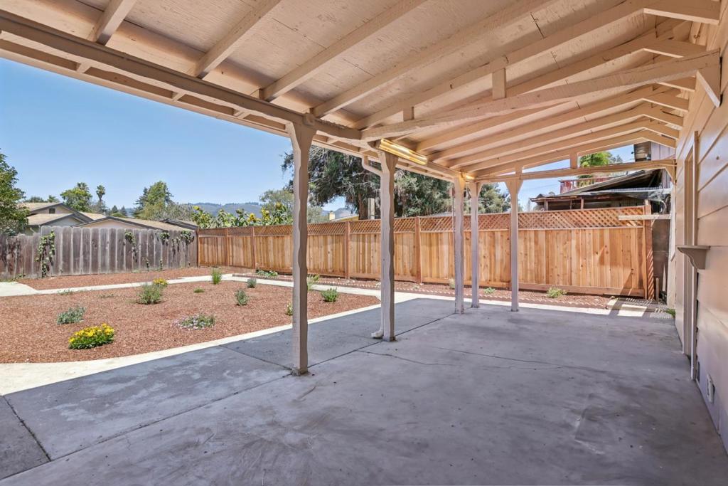 12 Taylor Road Property Photo 13