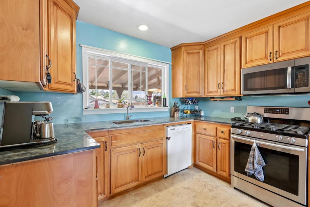 12 Taylor Road Property Photo 22
