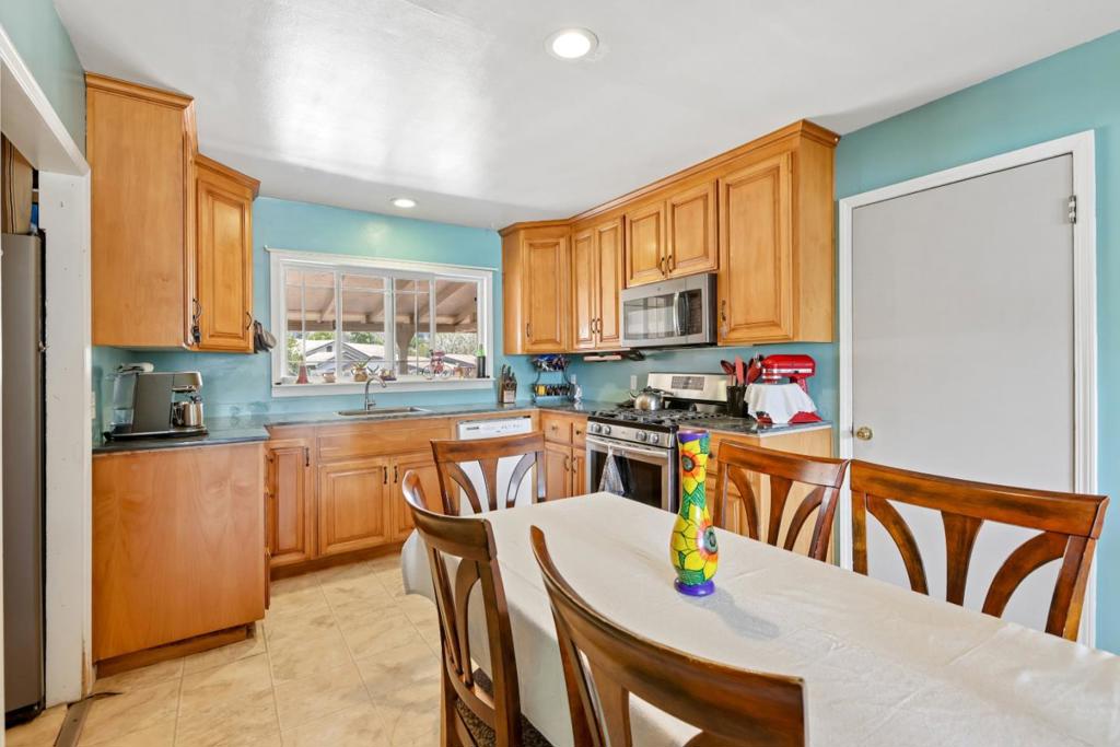 12 Taylor Road Property Photo 24