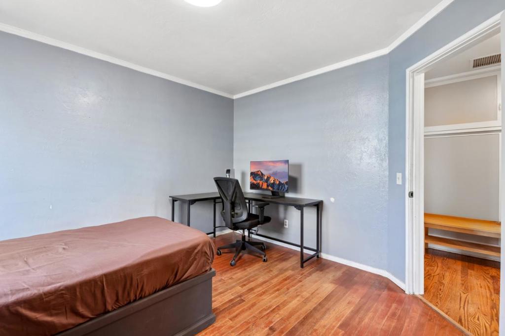 12 Taylor Road Property Photo 32