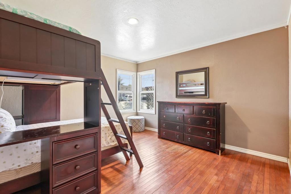 12 Taylor Road Property Photo 32