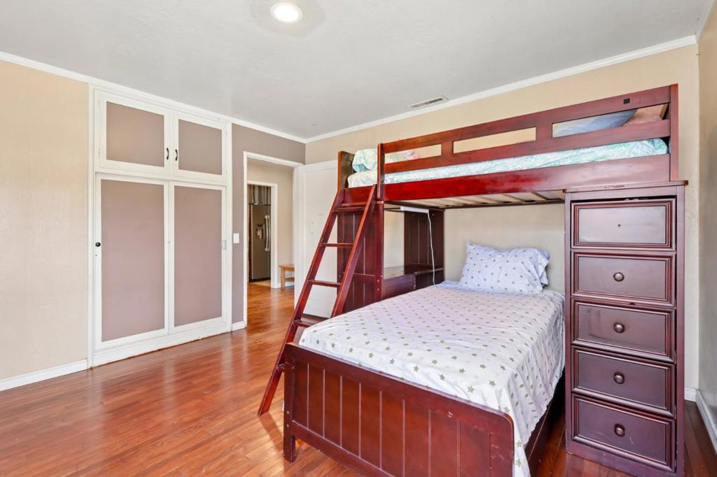 12 Taylor Road Property Photo 33