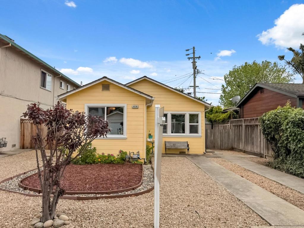 4630 Jewel Street Property Photo 1