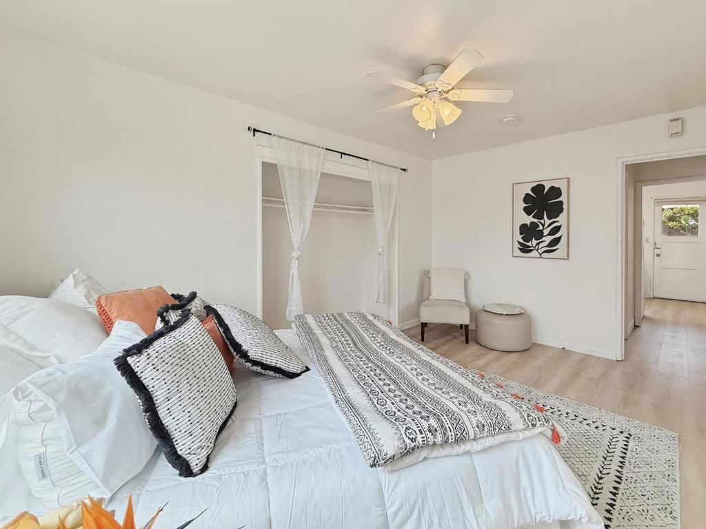 4630 Jewel Street Property Photo 21