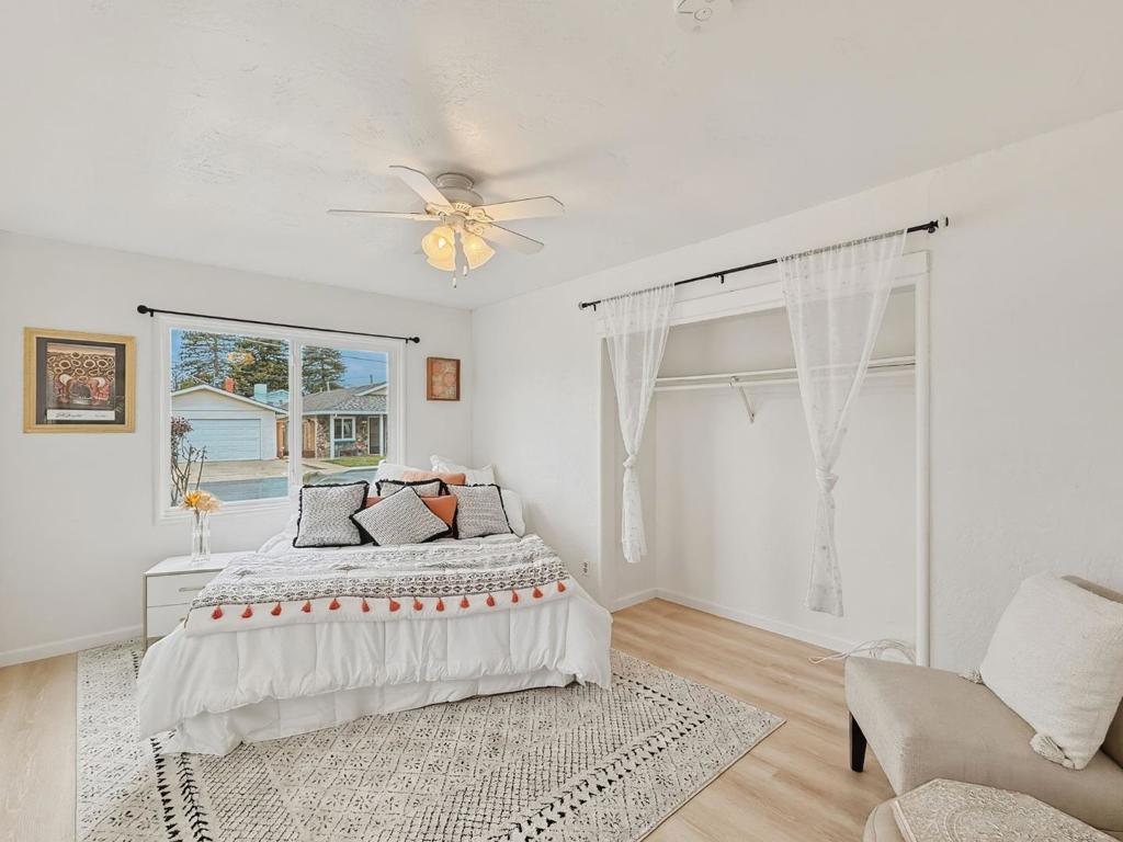 4630 Jewel Street Property Photo 22