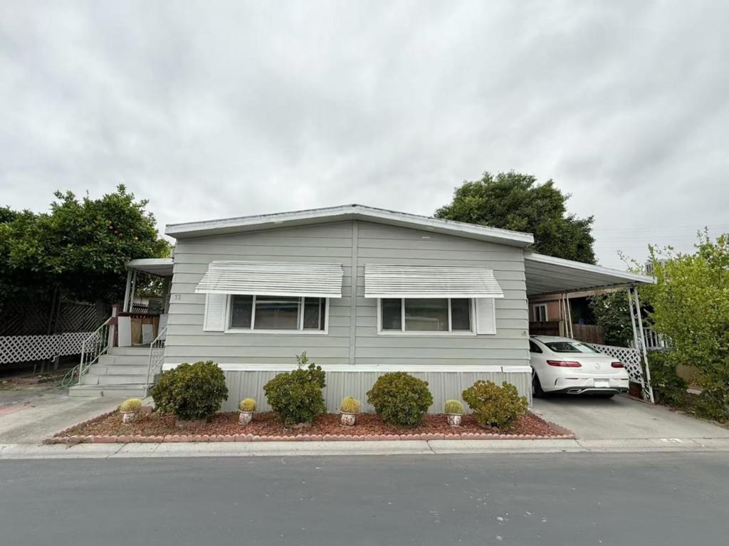 2151 Oakland Road 73 Property Photo 1