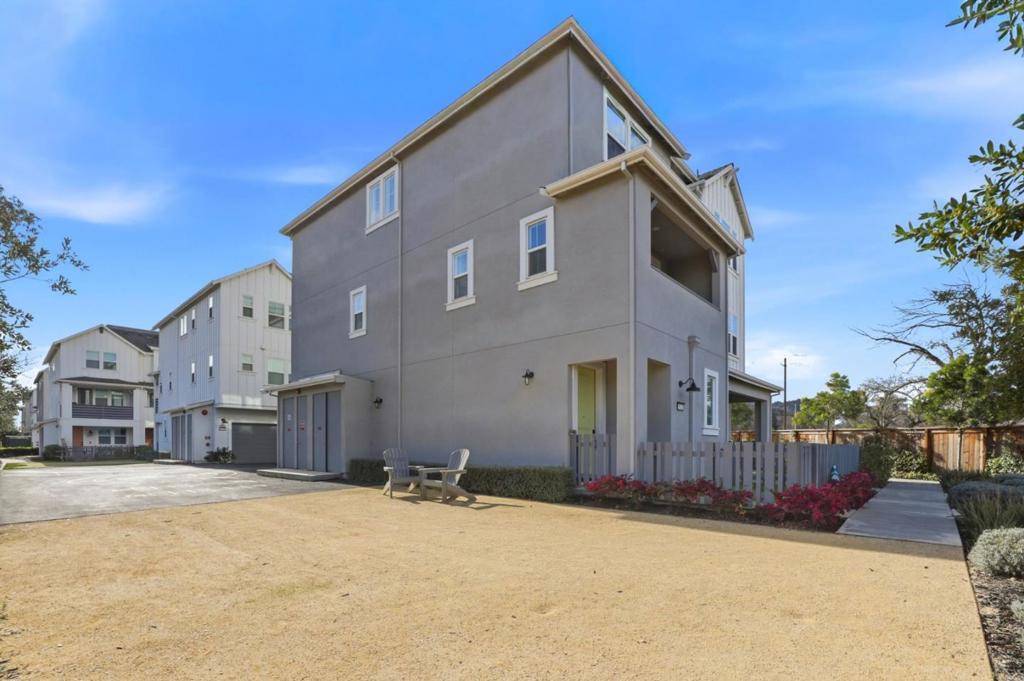 18207 Rebollo Lane Property Photo 35