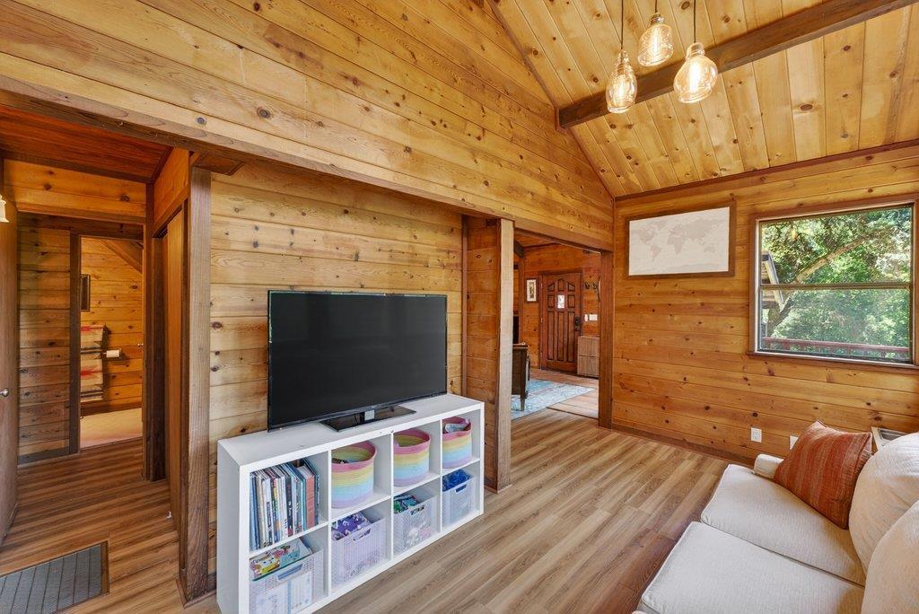 9937 Rosebloom Avenue Property Photo 14