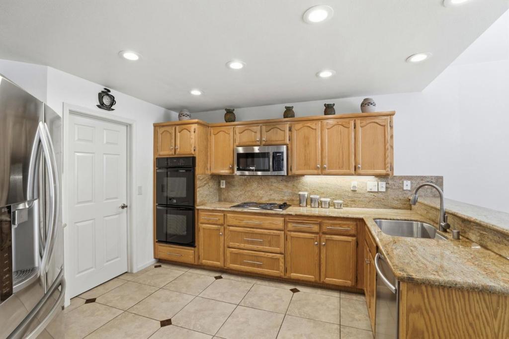 7724 Kilmarnok Drive Property Photo 12