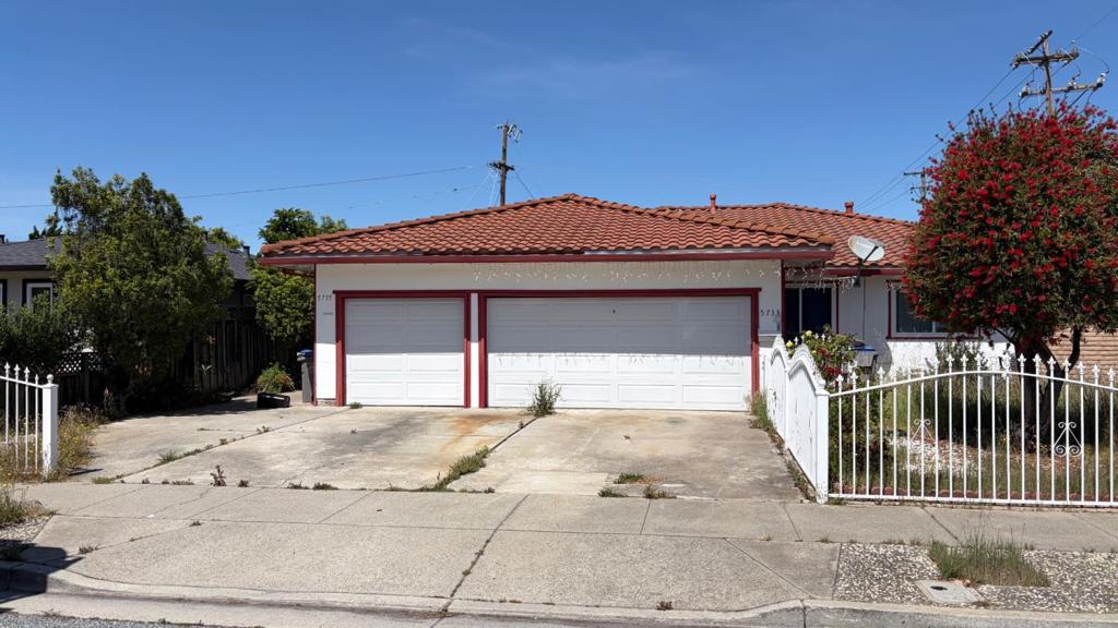 5733 Preston Drive Property Photo 2