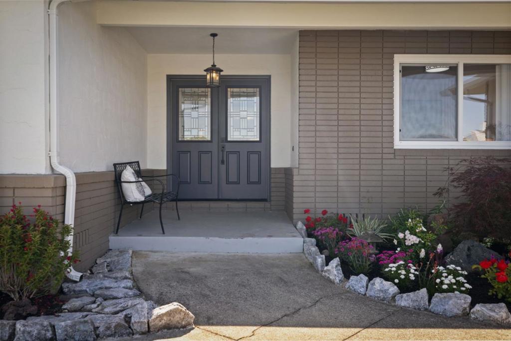 1857 Hunt Drive Property Photo 1