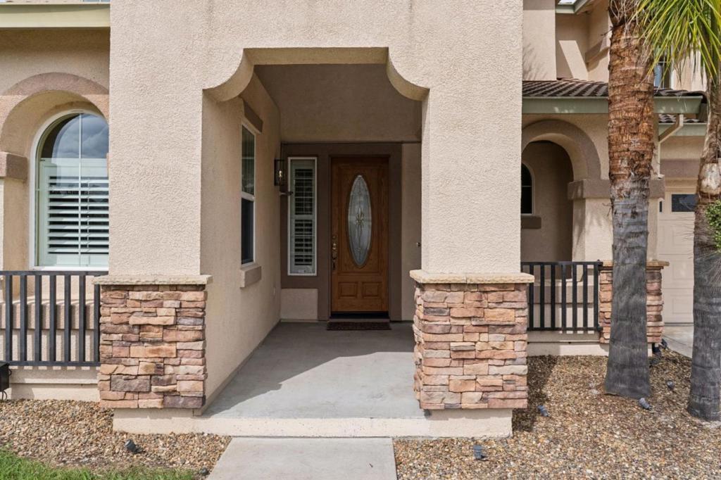 39 Escher Circle Property Photo 5