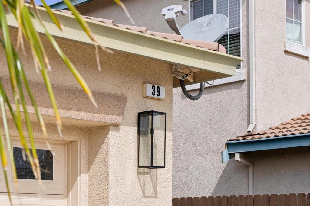 39 Escher Circle Property Photo 6