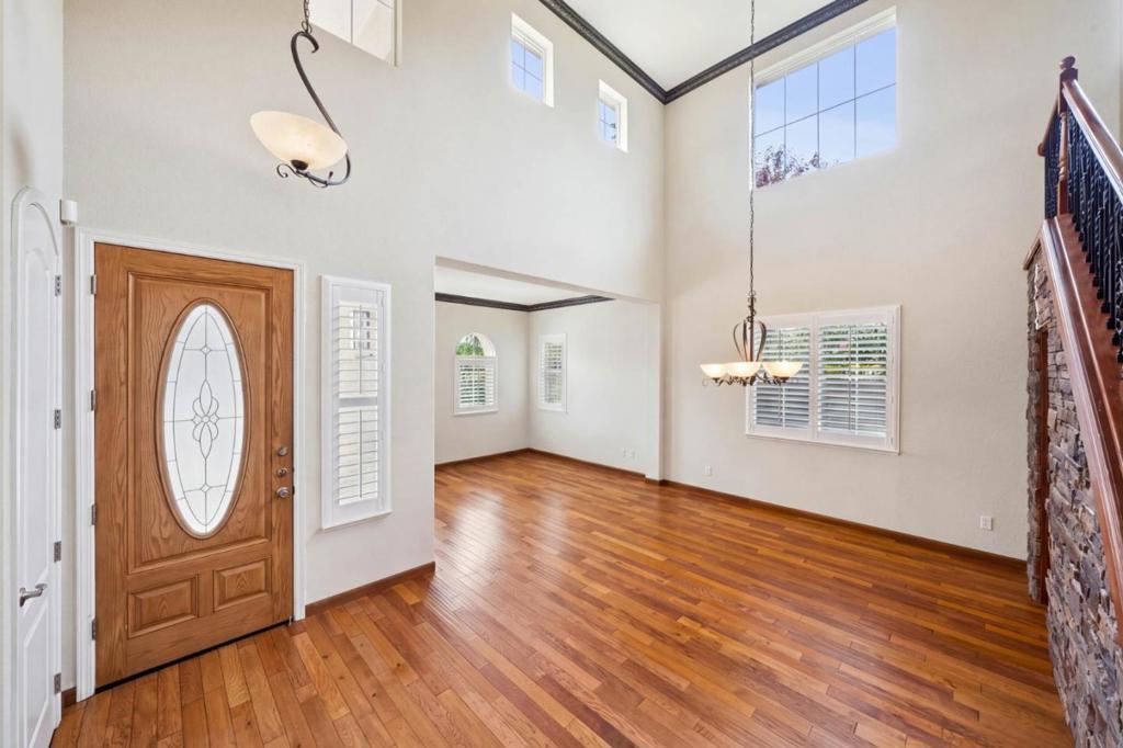 39 Escher Circle Property Photo 9