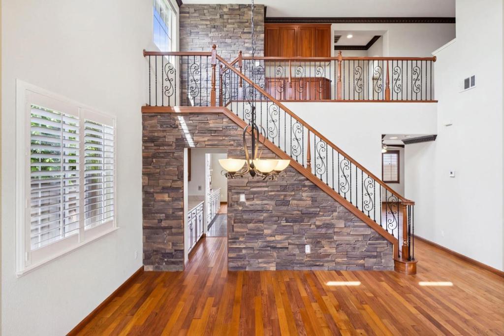 39 Escher Circle Property Photo 14