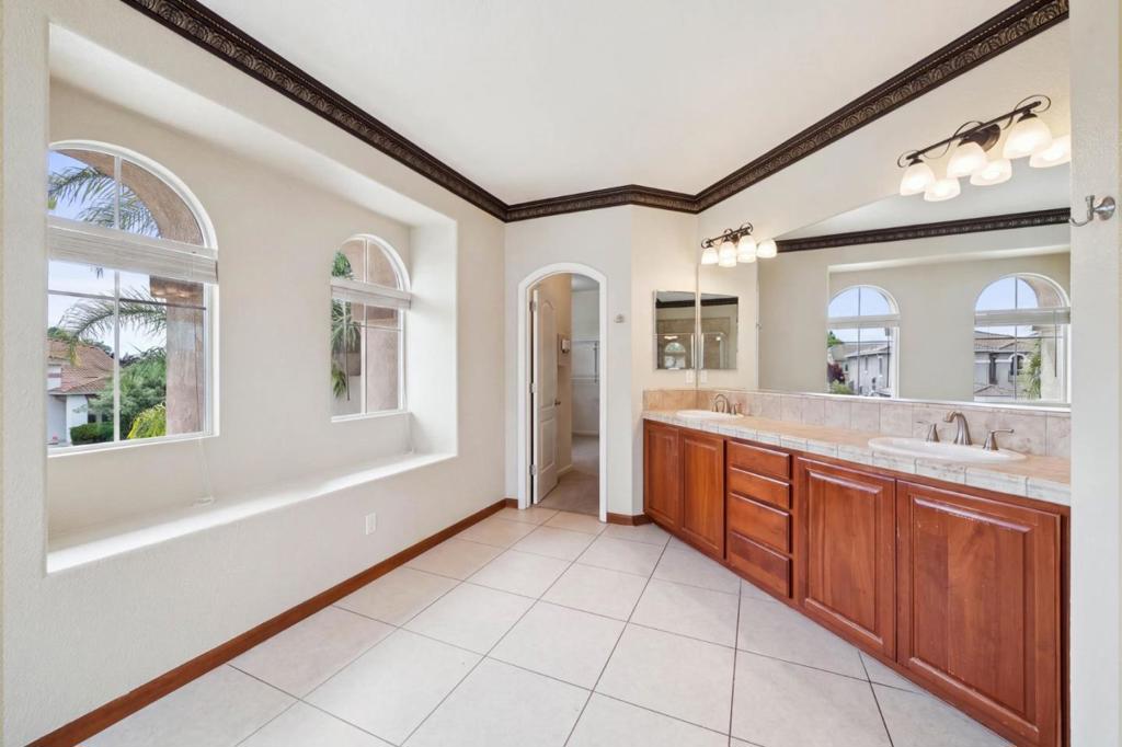 39 Escher Circle Property Photo 27