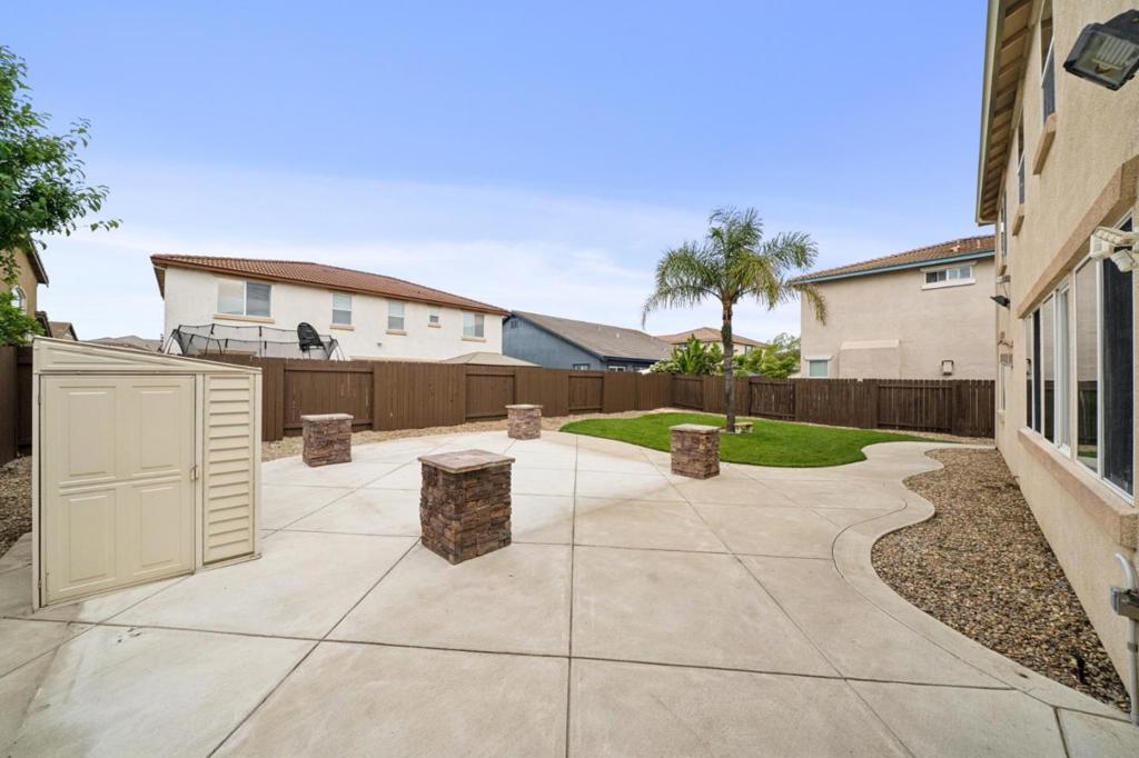 39 Escher Circle Property Photo 31