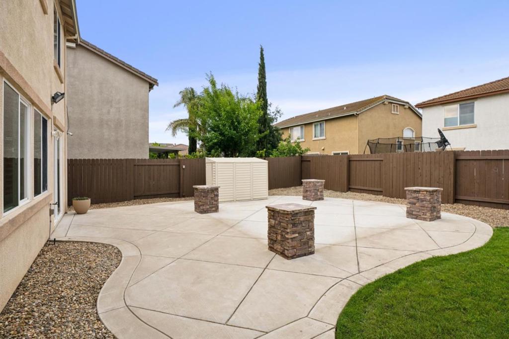 39 Escher Circle Property Photo 34