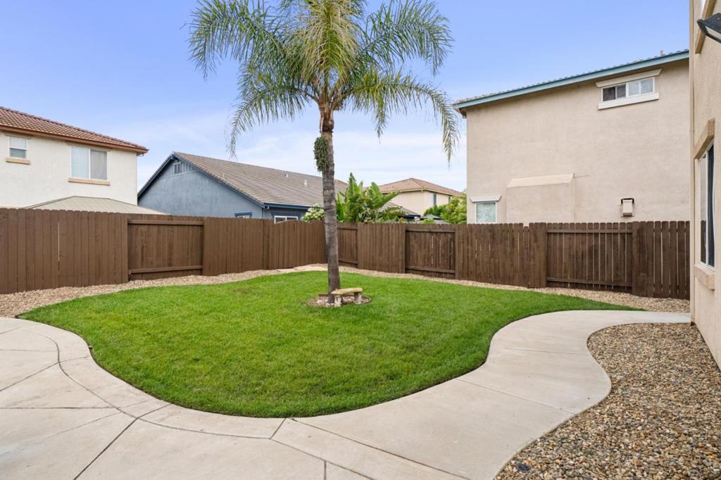39 Escher Circle Property Photo 35