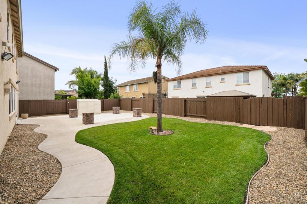 39 Escher Circle Property Photo 37