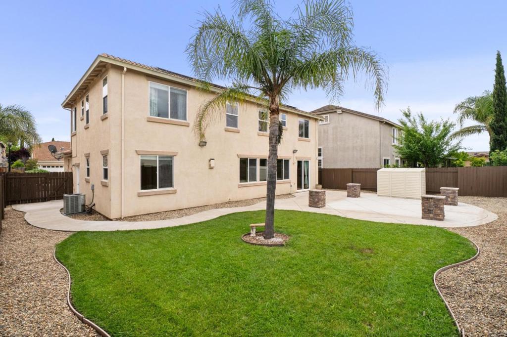 39 Escher Circle Property Photo 38