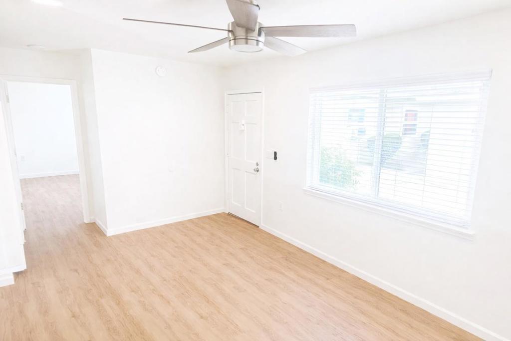 1120 Locust Street Property Photo 3
