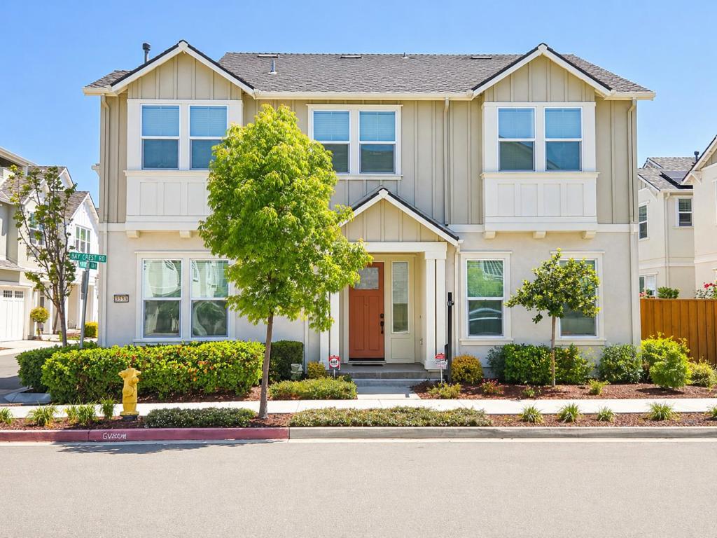 37532 Bay Crest Road Property Photo 1