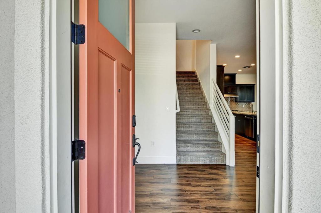 37532 Bay Crest Road Property Photo 3