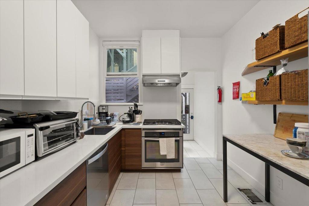 414 Bryant Street Property Photo 5