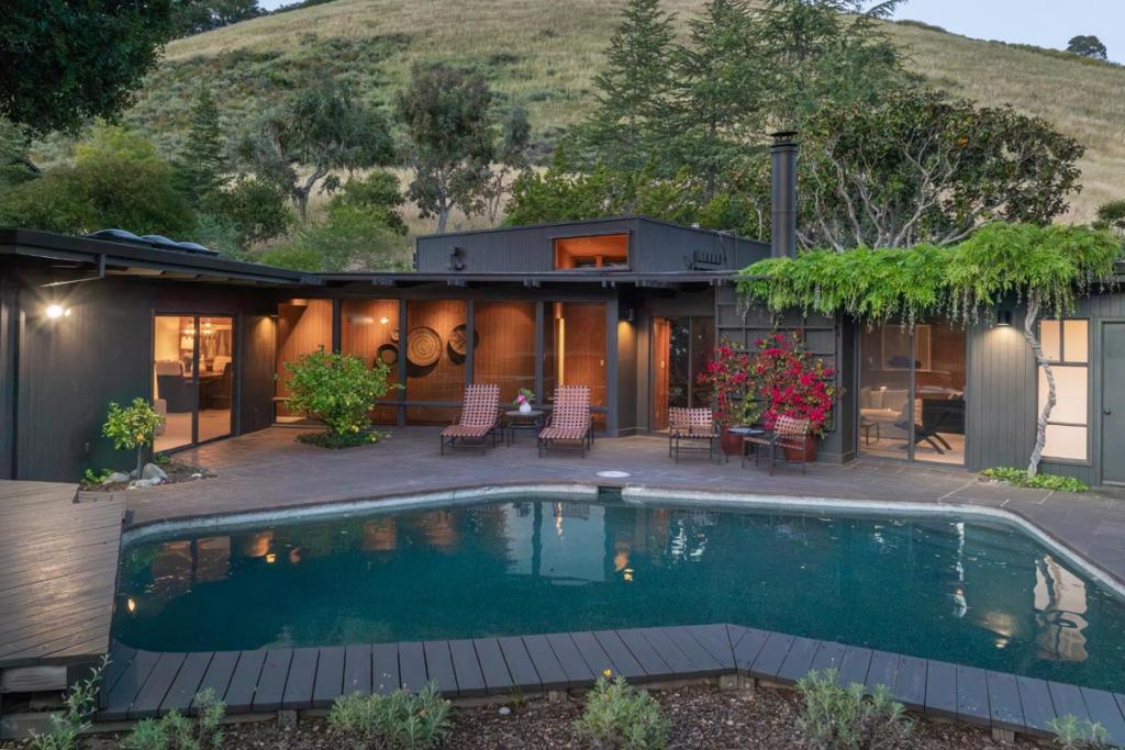 46 Middle Canyon Road Property Photo 1