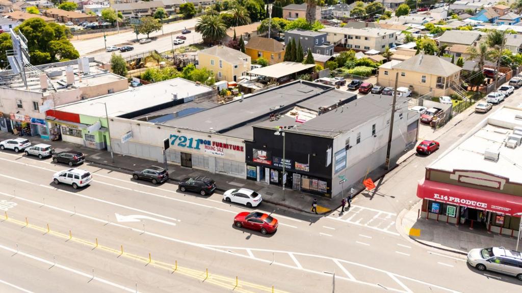 7201 International Boulevard Property Photo 1