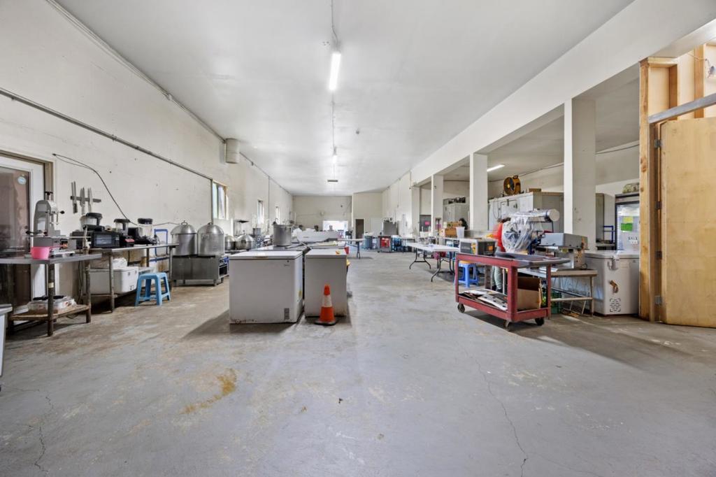 7201 International Boulevard Property Photo 13