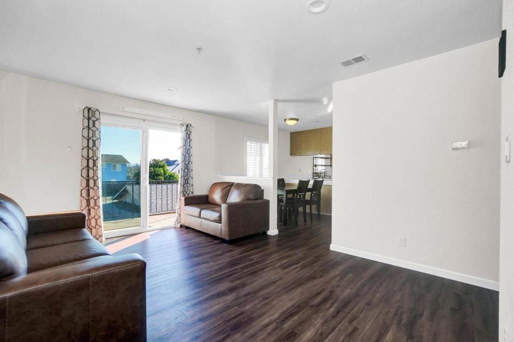 920 Elgin Street G Property Photo 2