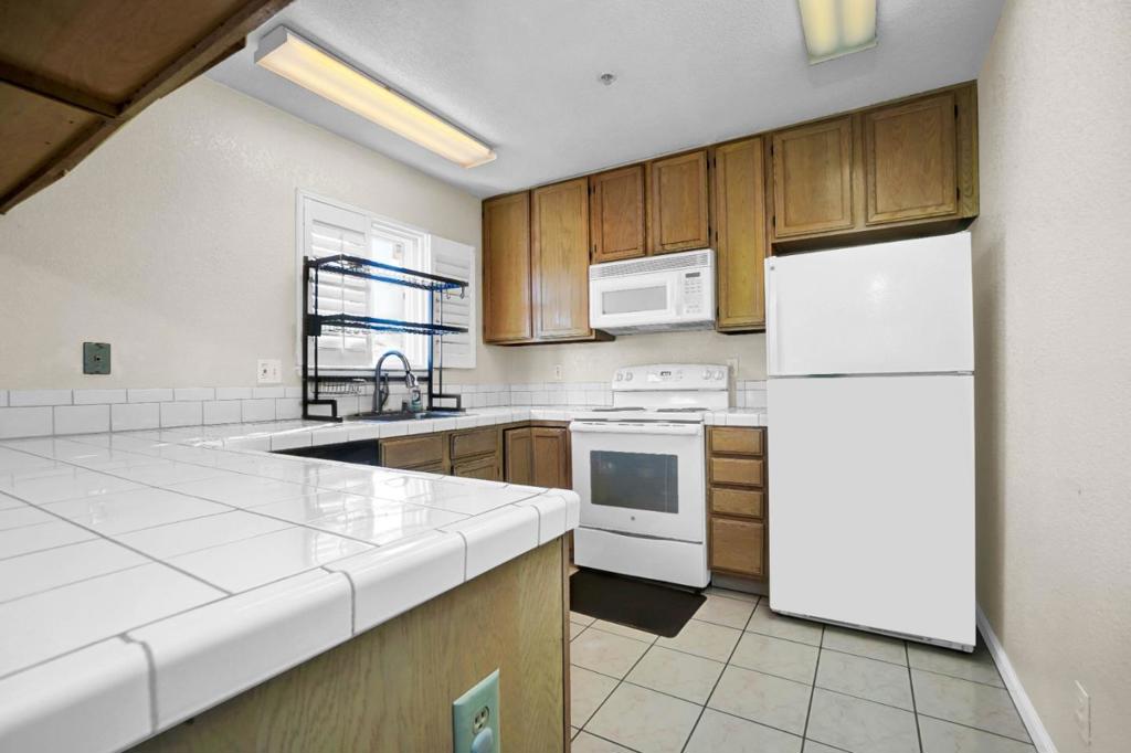 920 Elgin Street G Property Photo 5