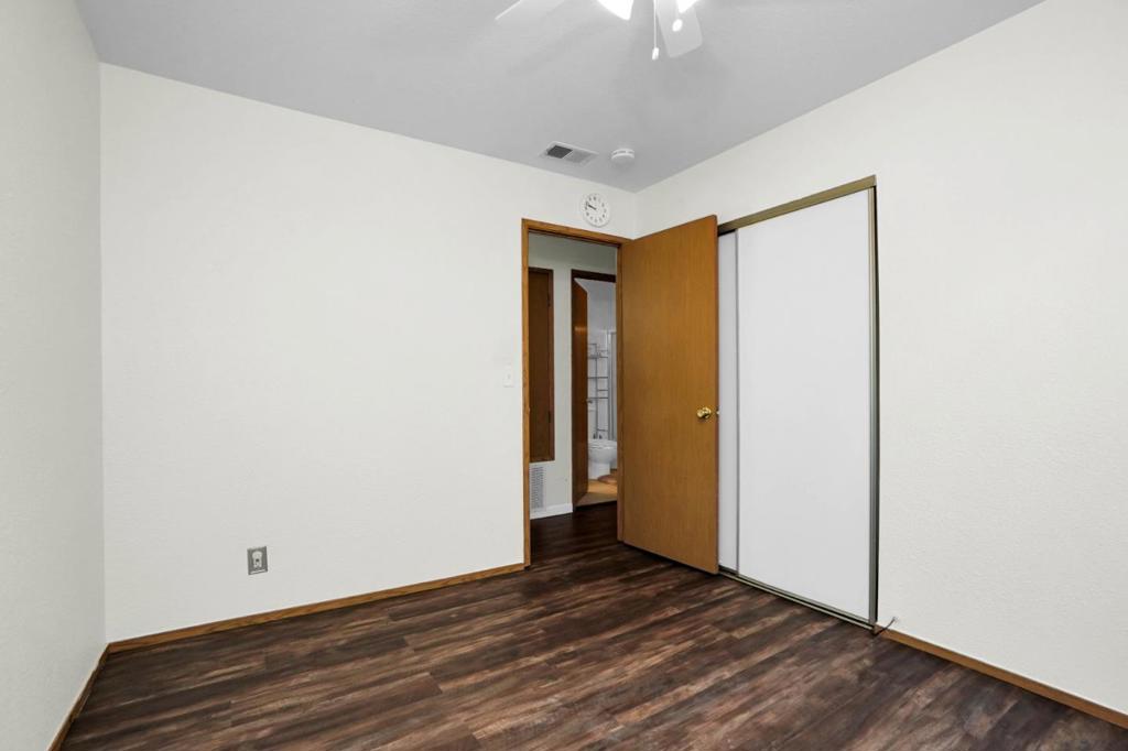 920 Elgin Street G Property Photo 9