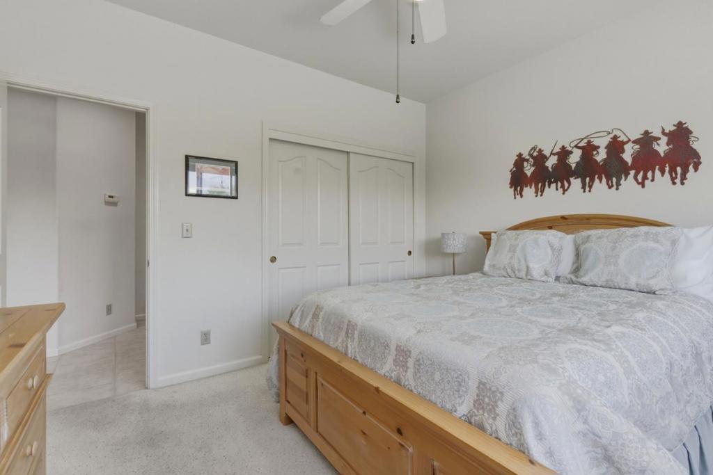 1290 Sonnys Way Property Photo 26