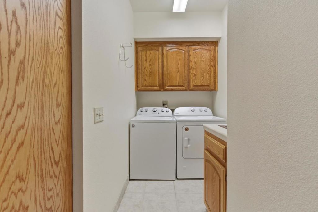 1290 Sonnys Way Property Photo 28