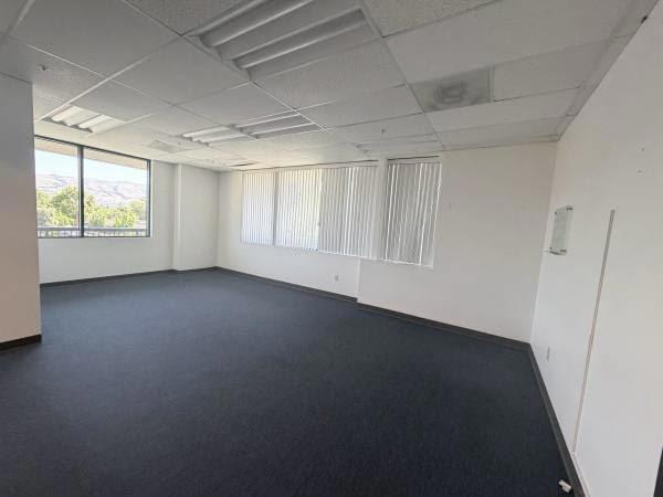 1669 Flanigan Drive Property Photo 8