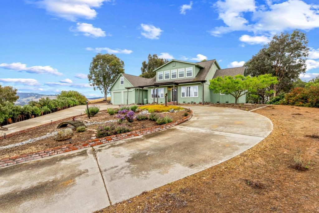 10230 Whiskey Hill Lane Property Photo 1