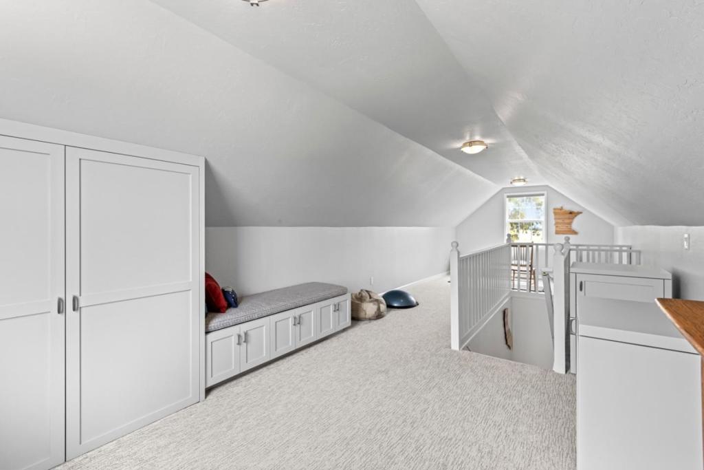 10230 Whiskey Hill Lane Property Photo 34