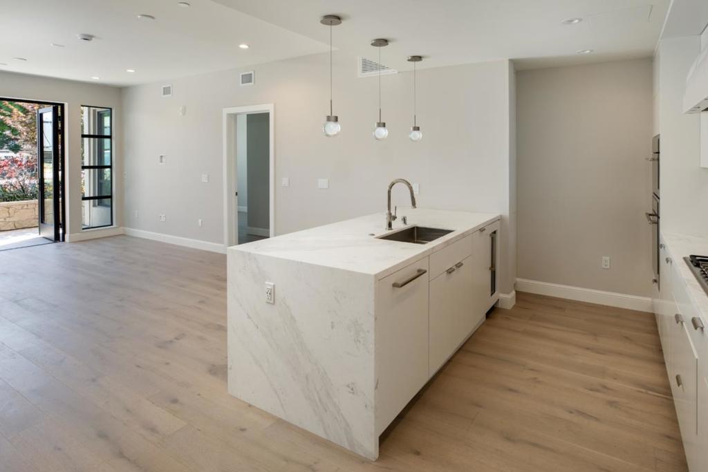450 First 106 Property Photo 5