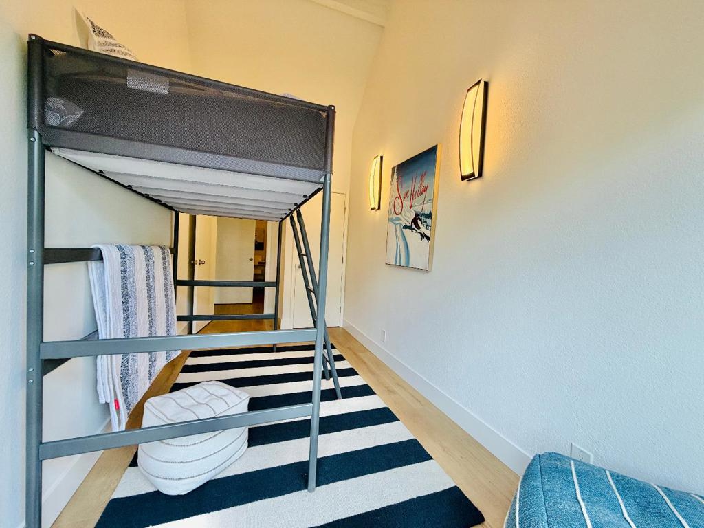 561 Thain Way Property Photo 18
