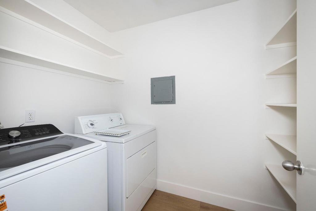 561 Thain Way Property Photo 25