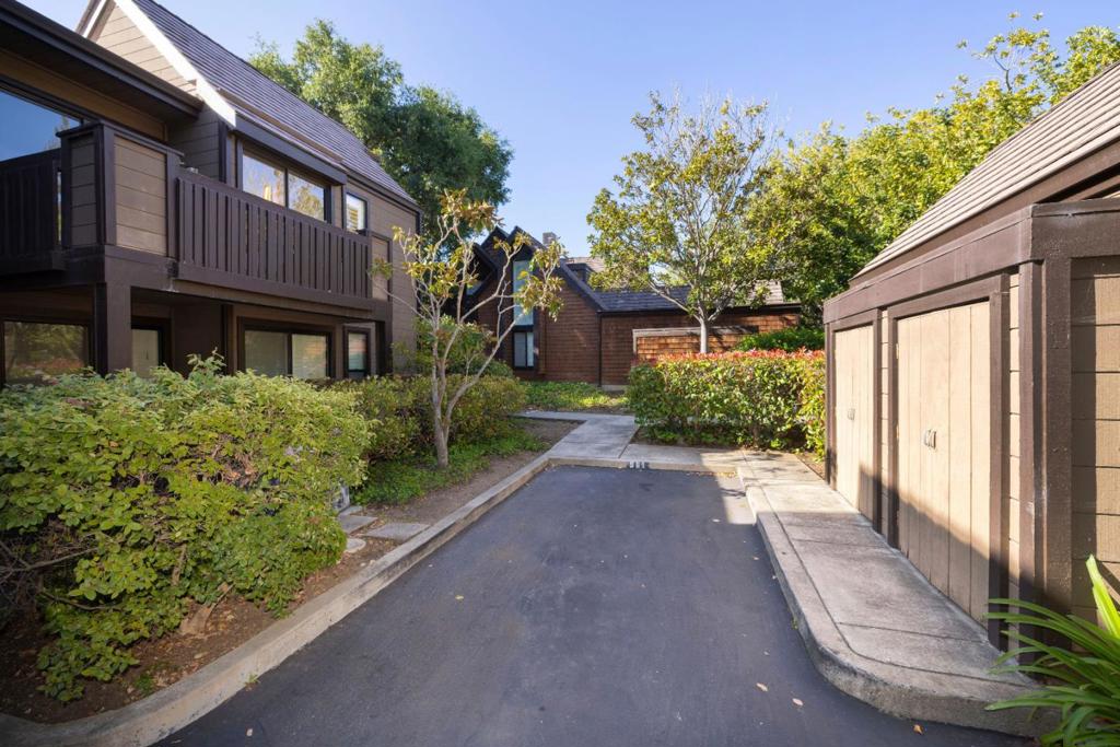 561 Thain Way Property Photo 30