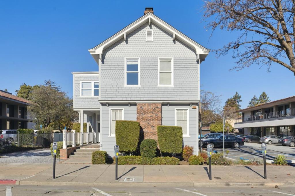1424 Chapin Avenue Property Photo 3