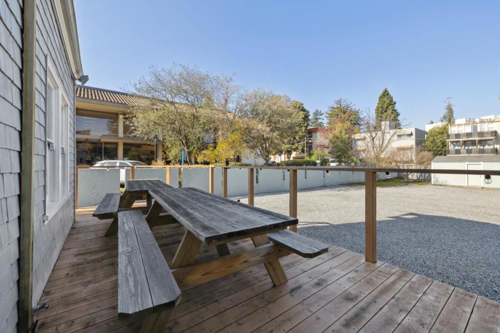 1424 Chapin Avenue Property Photo 38