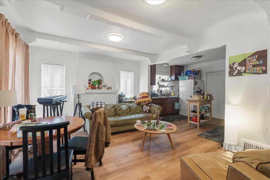 8117 Ney Avenue Property Photo 4