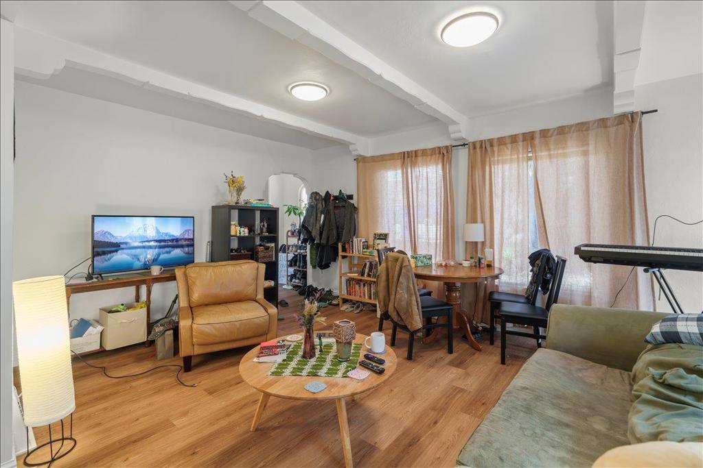 8117 Ney Avenue Property Photo 8