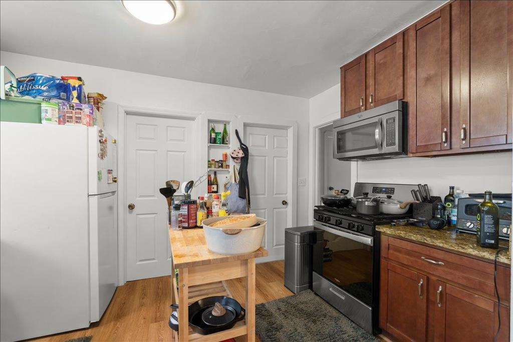 8117 Ney Avenue Property Photo 10